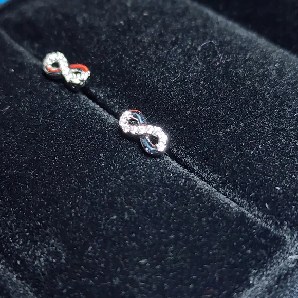 Kay Jewelers 14k White Gold & Diamond Infinity Earrings - Picture 4 of 7
